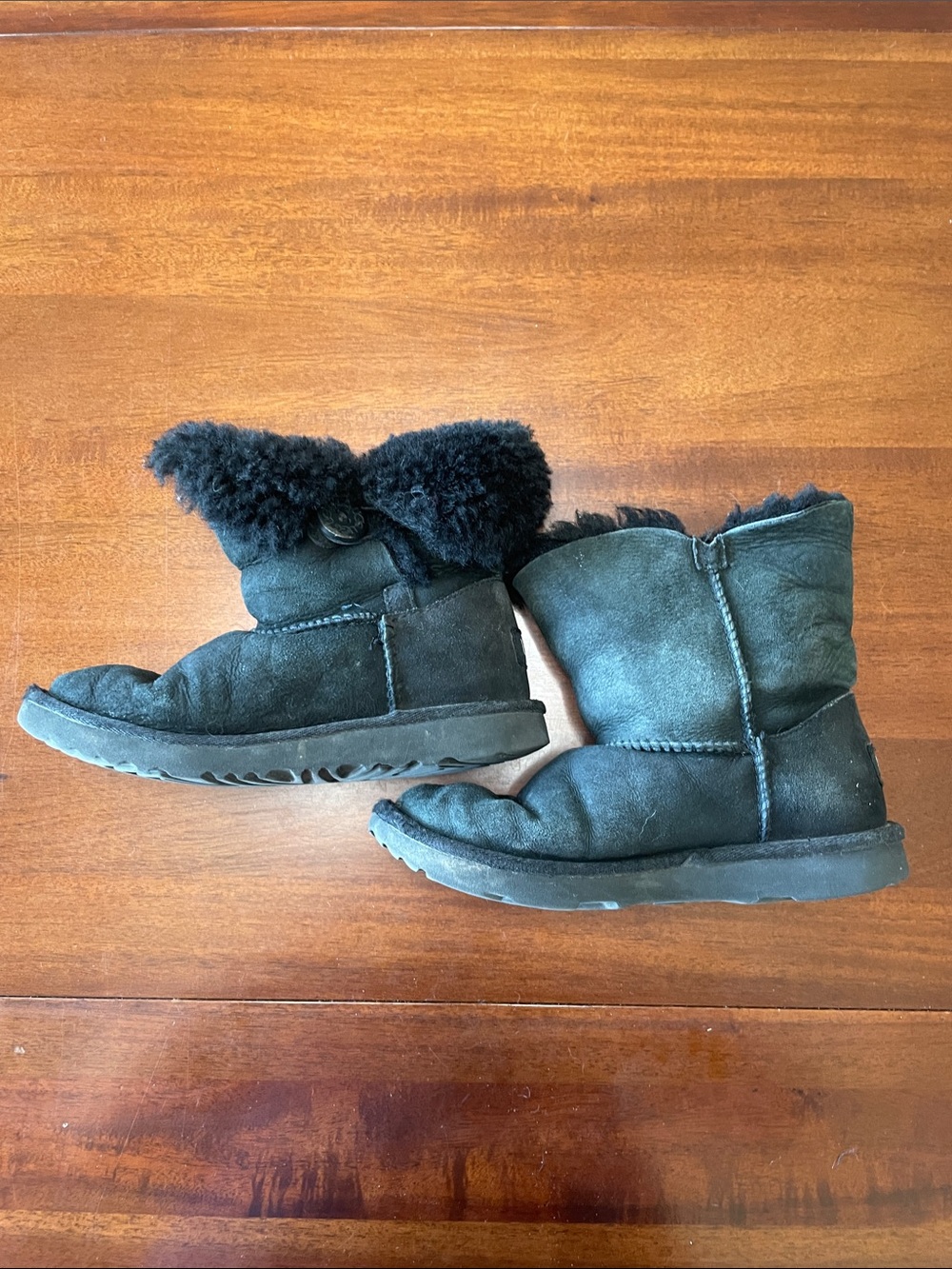 UGG Kids size 2 Bailey button boots